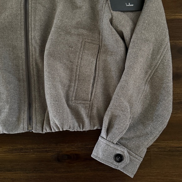 Lulu’s Jinora Light Grey Zip-Front Bomber Jacket Large NWT - Picture 4 of 13